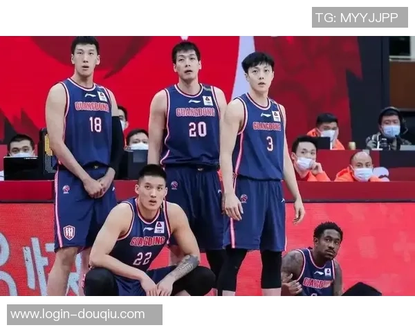 CBA北京对广东比赛引发争议球迷质疑裁判黑哨行为影响比赛公正性